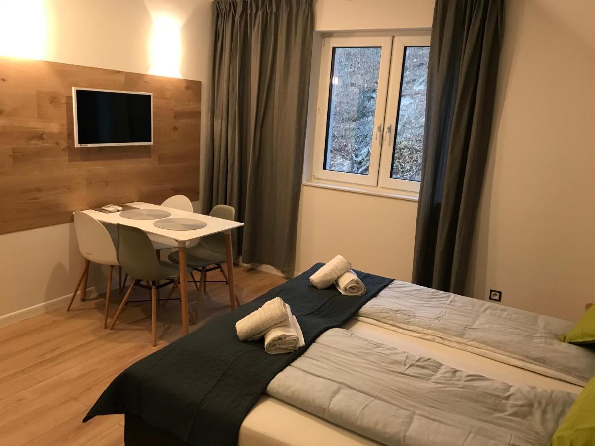 ינוביץ' Apartamenty Pod Zamkiem W Janowcu מראה חיצוני תמונה