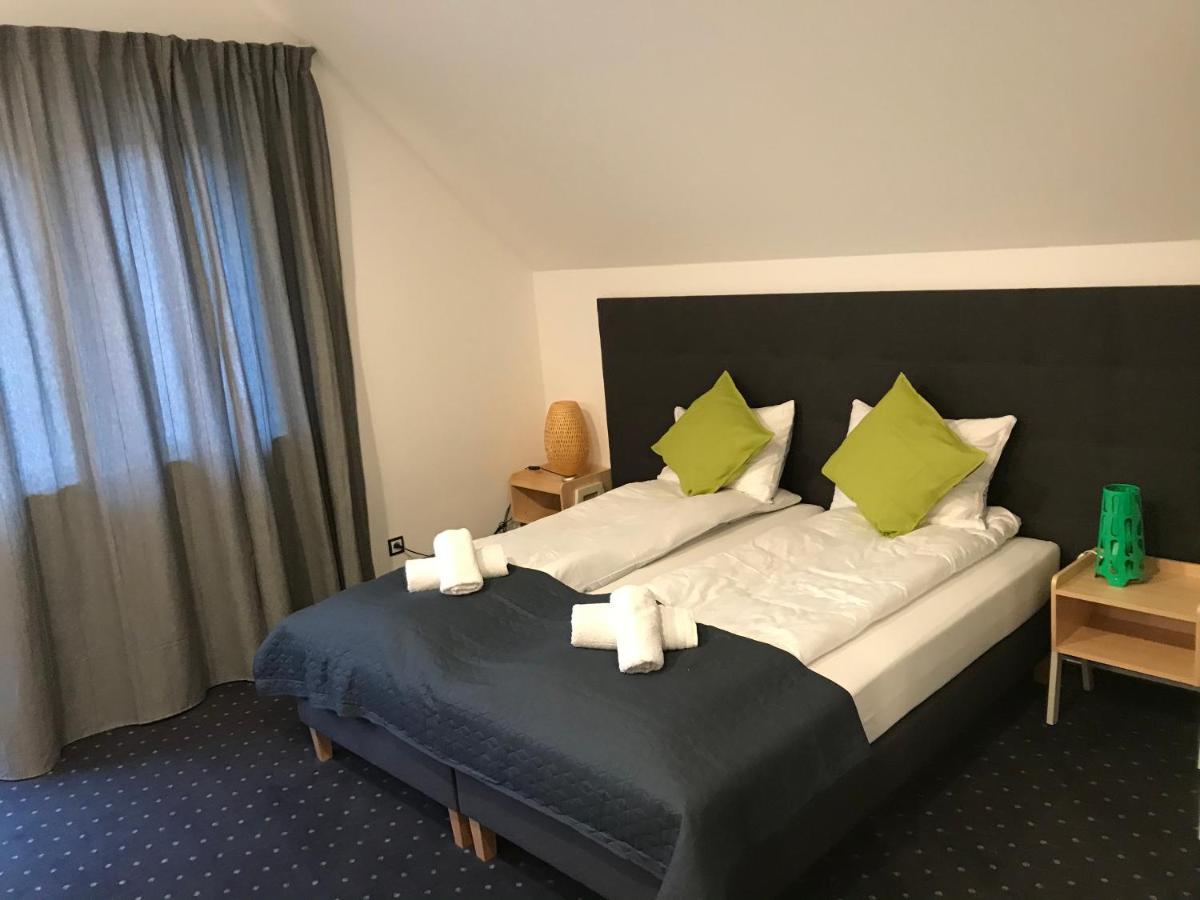 ינוביץ' Apartamenty Pod Zamkiem W Janowcu מראה חיצוני תמונה