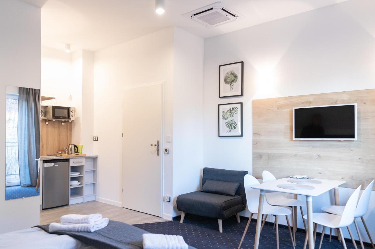 ינוביץ' Apartamenty Pod Zamkiem W Janowcu מראה חיצוני תמונה